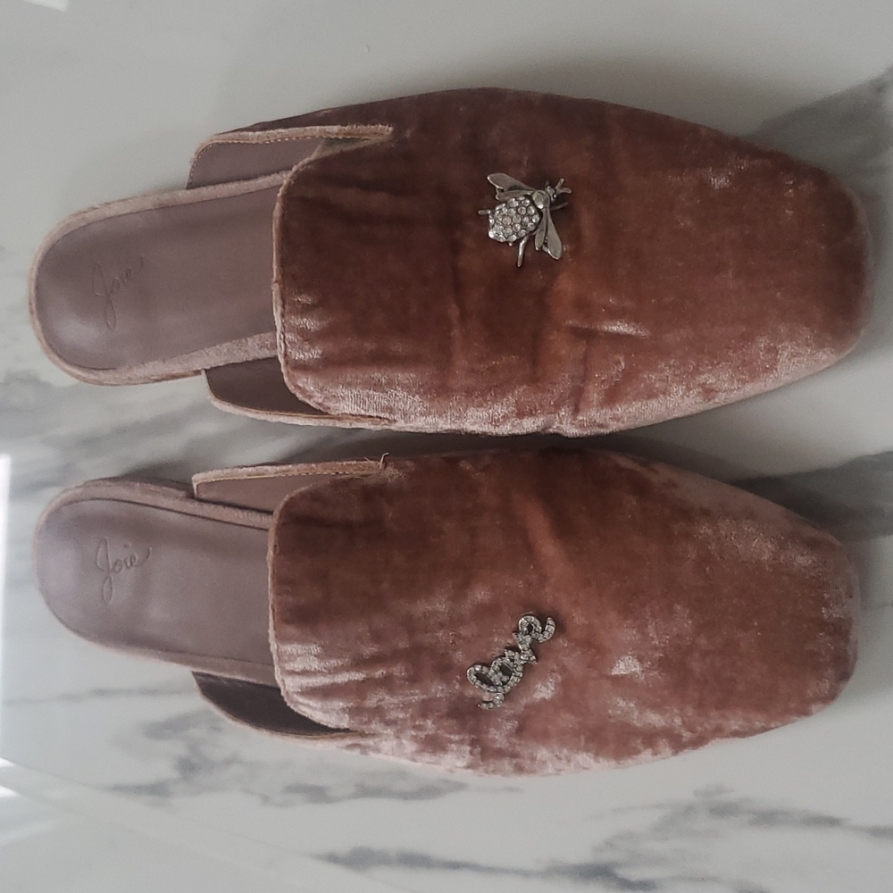 Velvet slides